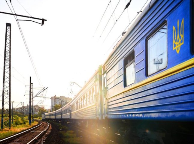 Укрзалізниця призначила додатковий потяг «Київ–Ужгород» Укрзалізниця призначила додатковий потяг «Київ–Ужгород»
