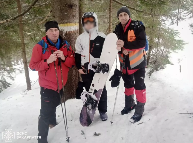 На Драгобраті рятувальники допомогли туристці, яка заблукала через туман