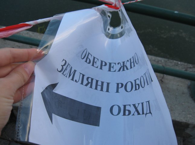 "Окопи" прикрашатимуть центральну частину Ужгорода ще до 1 серпня