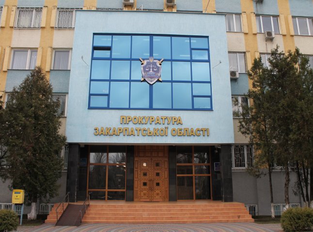 Прокуратура вимагає повернути сільській громаді спадщину