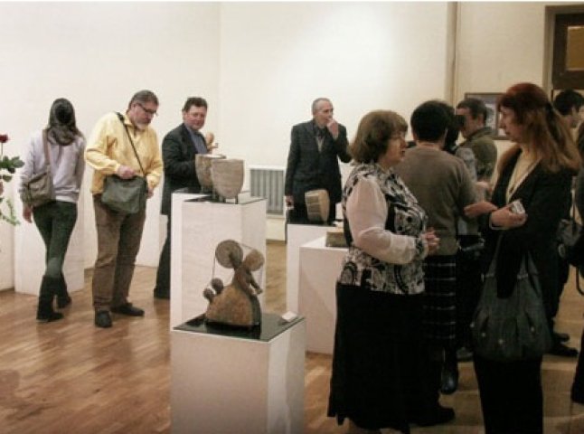У Києві відкрили виставку скульптур закарпатки Нати Попової