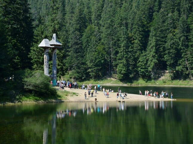 На березі озера Синевир відбувся колоритний фестиваль