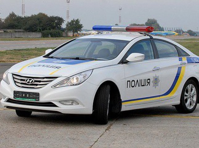 Між Ужгородом та Мукачевом патрульні затримали п’яного поліцейського з Київщини