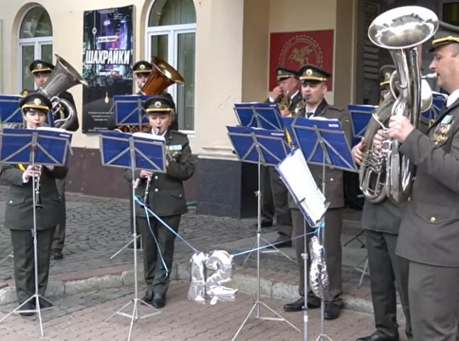 Мукачівський військовий оркестр виступив із концертом у центрі міста