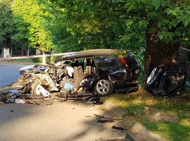 Водійку "Porsche", яка спричинила резонансну аварію в Ужгороді, відпустили під домашній арешт