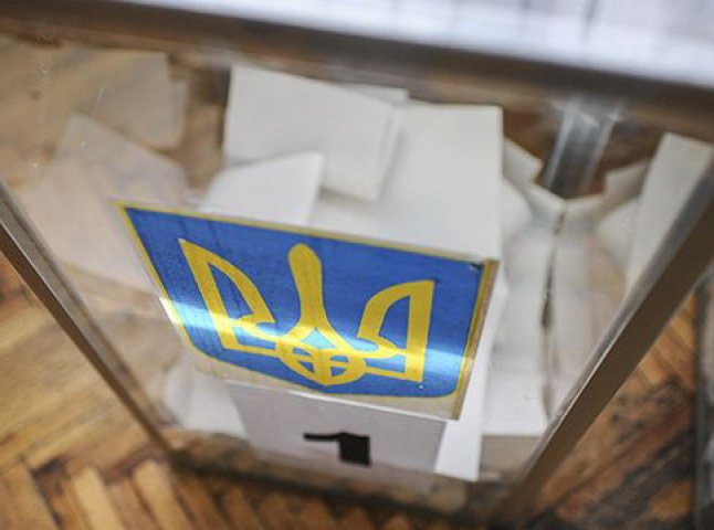 Кілька днів до виборів: як розділилися симпатії виборців на Закарпатті
