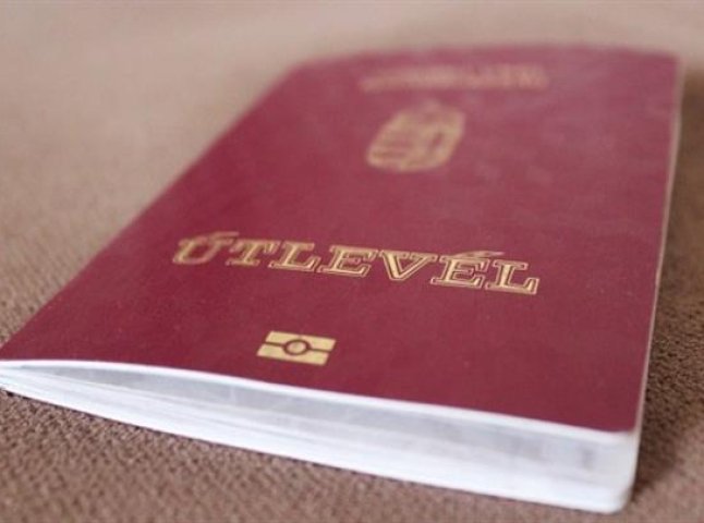 Віктор Балога: "Близько 10% жителів Закарпатської області мають другий паспорт"