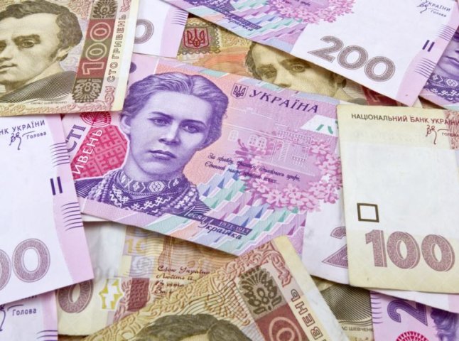 Керуючий банком на Закарпатті сяде на 5 років за крадіжку кількасот тисяч гривень