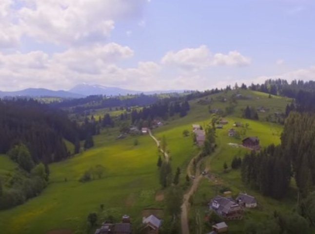 У мережі з’явилось відео Яблуницького перевалу, зняте з висоти пташиного польоту