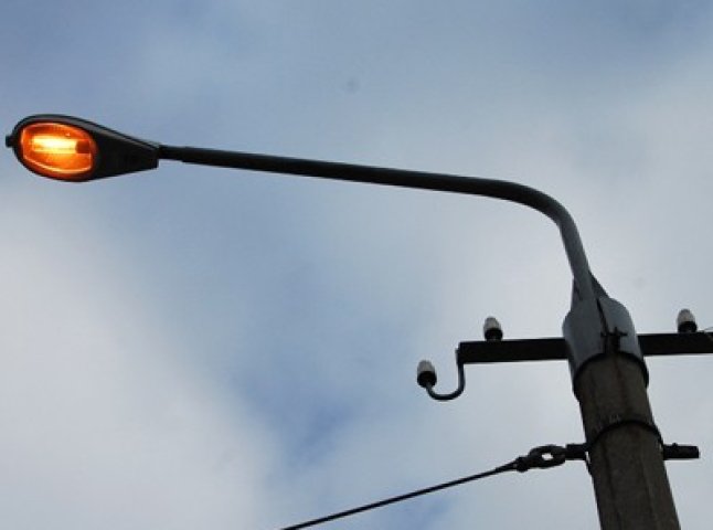 На трьох вулицях Ужгорода відновлюватимуть вуличне освітлення