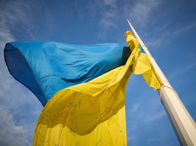 О 9 годині, 1 жовтня — таке буде вперше: президент повідомив, що в цей час відбудеться по всій Україні