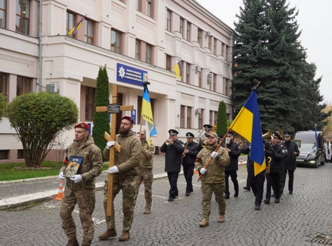 Сьогодні провели в останню путь полеглого захисника