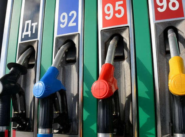 Ціни на бензин встановили черговий рекорд