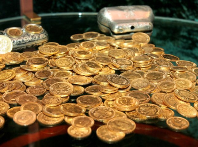 У жительки Мукачівщини невідомі викрали гроші та золоті вироби