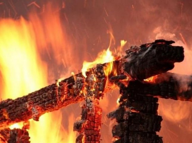 На Ужгородщині вночі вщент згоріла лазня