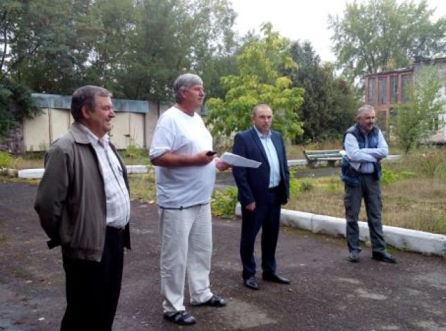 Голова Тячівської РДА привітав працівників «Електроавтоматики» з 45-річчям з дня заснування заводу