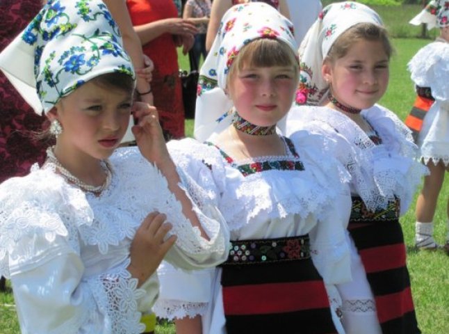 На Рахівщині румуни провели фестиваль народного мистецтва