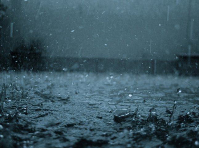 Закарпатців попереджають про сильні дощі