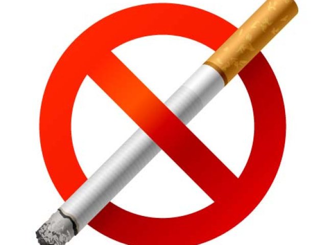 Депутати Мукачівської міськради заборонять курити у громадських місцях, зупинках громадського транспорту та дитсадках