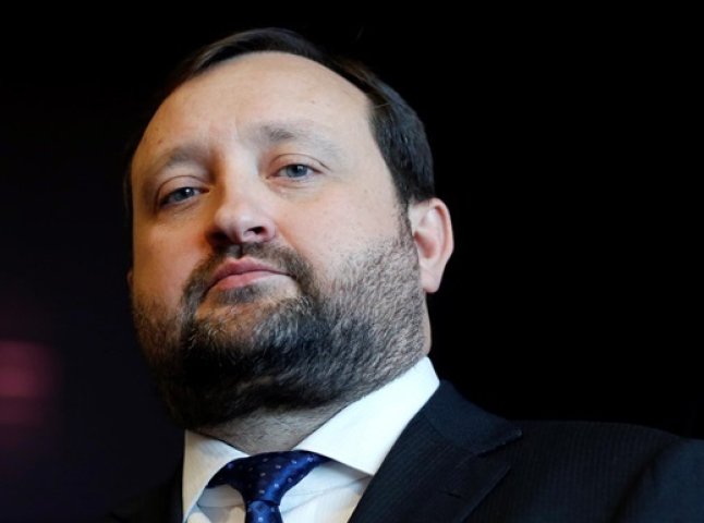 Обов’язки прем’єр-міністра України, після відставки Азарова, виконуватиме Сергій Арбузов