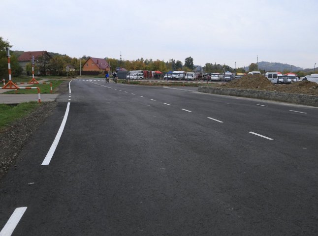 У Мукачеві завершують ремонт дороги на вулиці Свято-Михайлівській