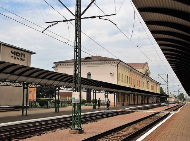 У Чопі планують провести реконструкцію ще одного митного залу У Чопі планують провести реконструкцію ще одного митного залу