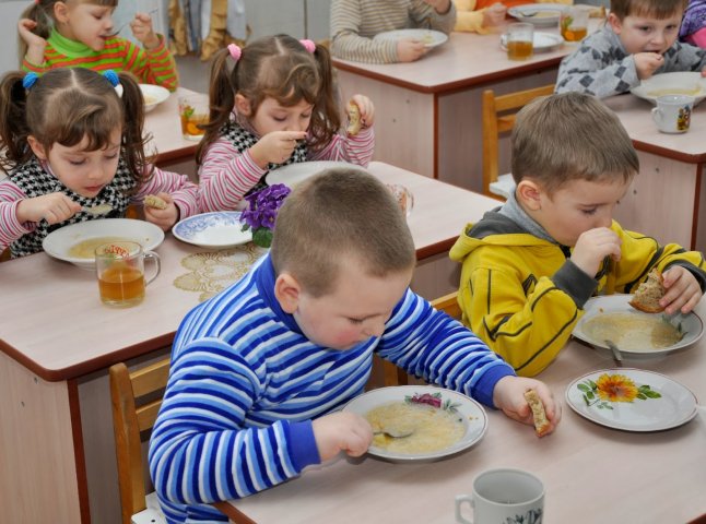 На харчування дітей, чиї батьки є учасниками АТО, Мукачівська міськрада виділила майже півтора мільйона гривень 