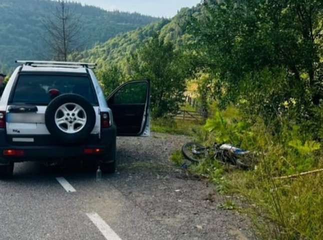 15-річний юнак на мотоциклі врізався в автомобіль: що відомо про аварію