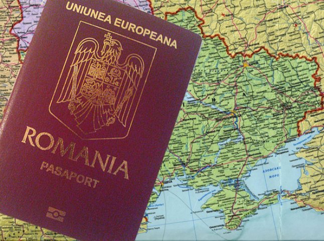 Закарпатці розповіли журналістам для чого посадовцям потрібні паспорти інших країн