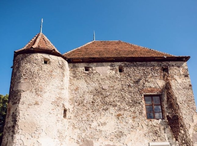 Учасники експедиції "Ukraїner" відвідали замок Сент-Міклош у Чинадієві