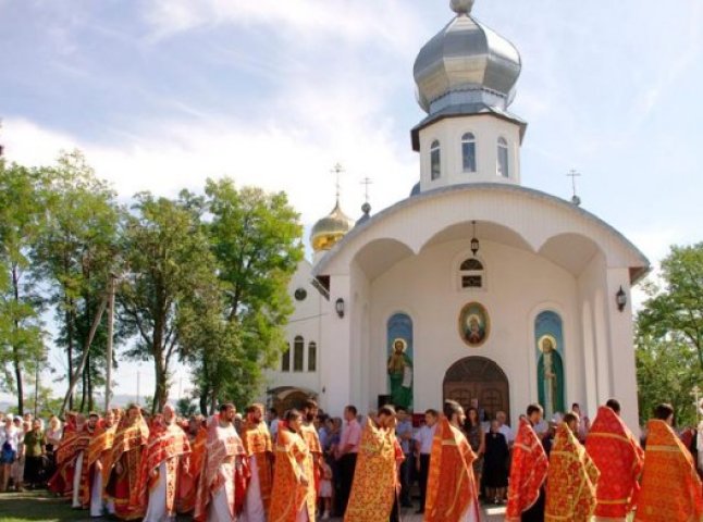 Архієпископ Феодор очолив святкове богослужіння в Дубрівському жіночому монастирі
