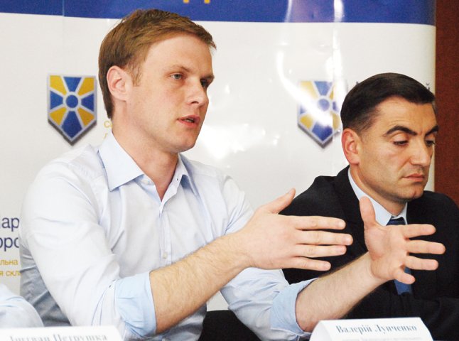"Народний фронт" не лише декларує, а вже сьогодні реалізовує реформи у Закарпатті, – Валерій Лунченко