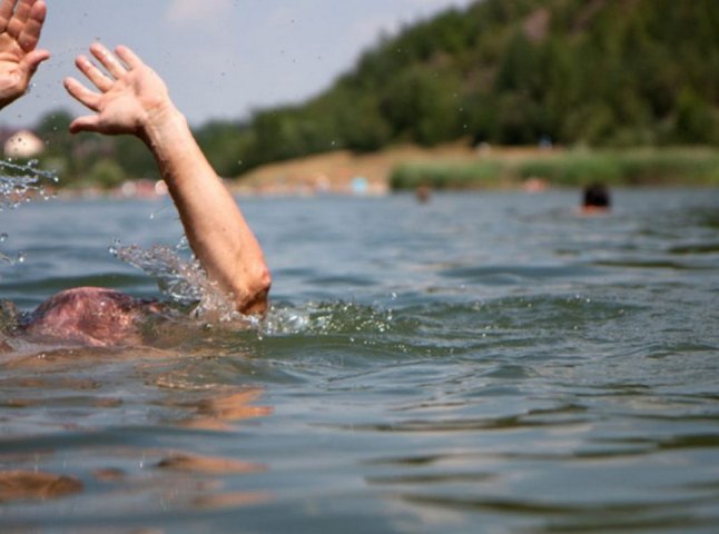 Трагедія в Ужгороді: стало відомо, хто втопився в річці