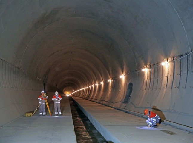 Будівництво Бескидського тунелю на Закарпатті завершено