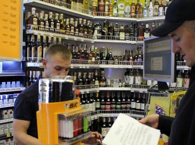 Поліція нагадала підприємцям про заборону продажу алкогольних напоїв після 23 години