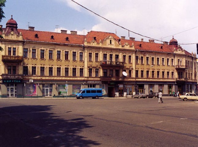 Ужгородський багатій з минулого: 24 квартири та 18 магазинів в одному триповерховому будинку