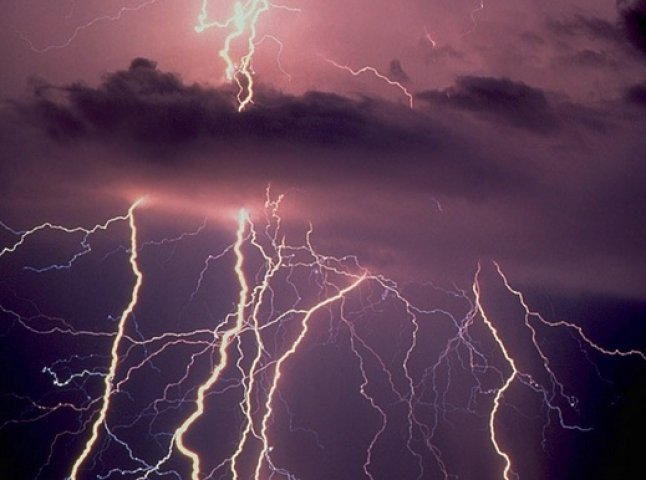 По Закарпатській області оголосили штормове попередження