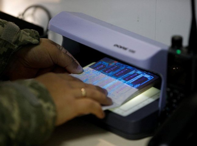 Не до кінця винахідливий: на пункті пропуску «Тиса» трапився інцидент