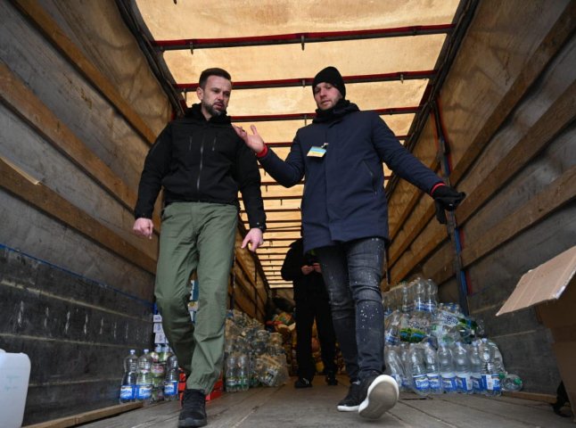 На Закарпаття прибули вантажівки з гуманітарною допомогою від Австрії