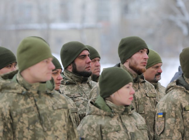З Нового року українським військовим значно підвищать зарплату