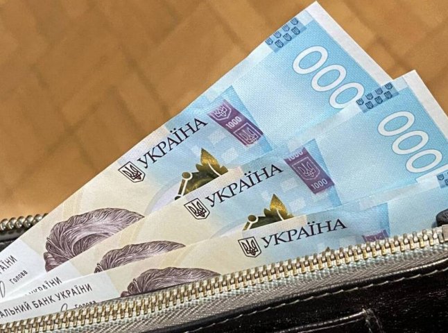 В Україні пропонують встановити нові зарплати вже у 2023 році: скільки хочуть платити
