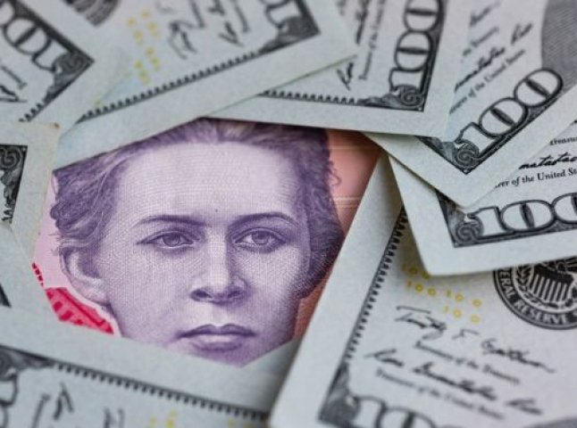 У грудні долар може різко здорожчати — експерти  