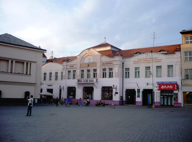 Як Театральна площа Ужгорода виглядала сотні років тому (ВІДЕО)