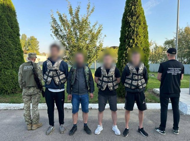 Суд обрав запобіжні заходи організаторам незаконного переправлення людей через кордон