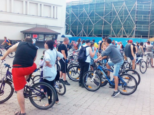В Ужгороді відбувся літній велоквест