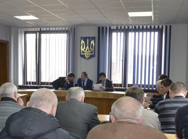 Ужгородські перевізники та представники влади обговорювали доцільність введення нової ціни на проїзд у маршрутках