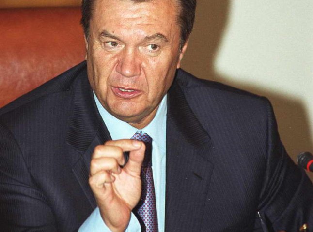 Я закликаю до діалогу, до компромісу, до спокою на нашій рідній землі – Янукович до мітингувальників