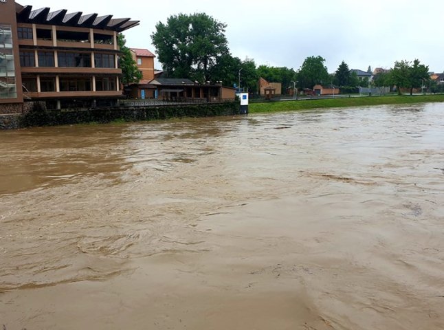 Вода в Латориці у межах Сваляви пішла на спад, а в Мукачеві очікують пік паводку