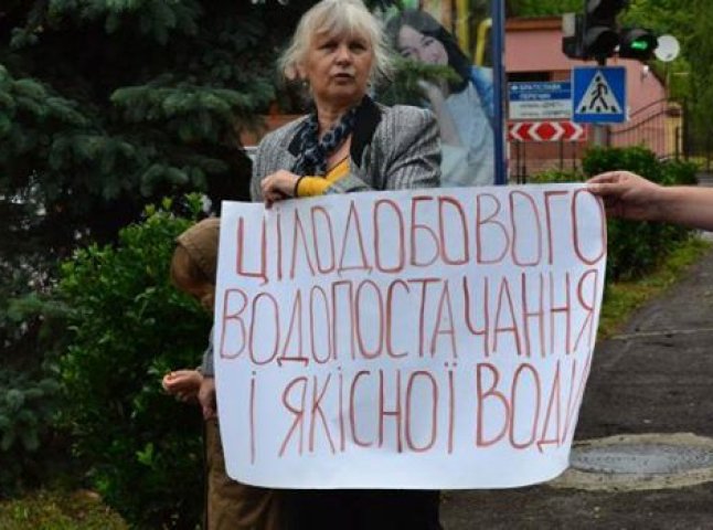 Ужгородці обурені підвищенням ціни на воду і вийдуть завтра на пікет