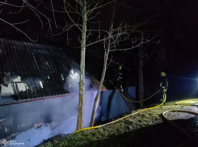 На Тячівщині ввечері горів будинок